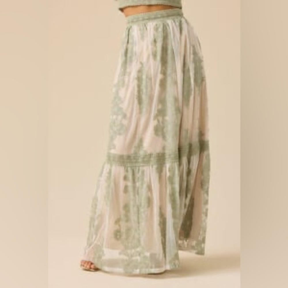 NWT Altar’d State Arissa Floral Embroidered Maxi Skirt And Top (SET) - Picture 5 of 9